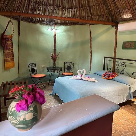 Santa Elena The Pickled Onion B&B And Restaurant Uxmal מראה חיצוני תמונה